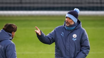 Guardiola durante un entrenamiento con el Manchester City.