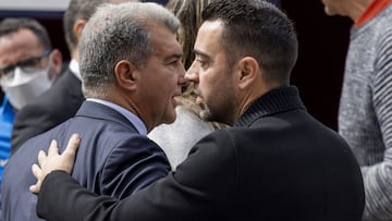 Joan Laporta, con Xavi.