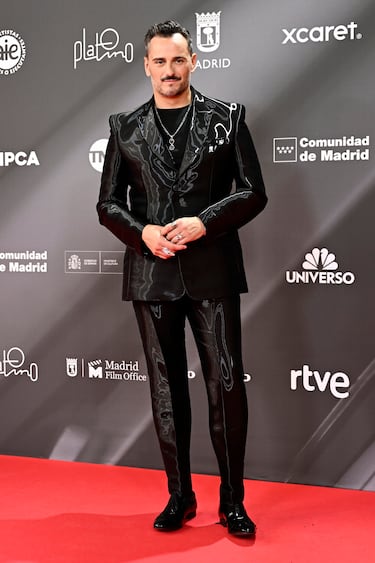 Asier Etxeandia posa en la alfombra roja. 