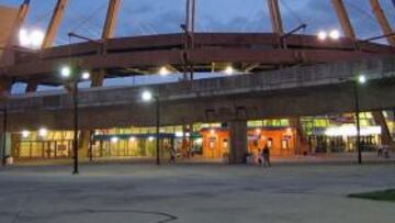 <b>PUESTA A PUNTO. </b>El estadio Juan Ramón Loubriel se ha remozado para el partido contra España.