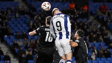 Real Sociedad's Icelandic forward #09 Orri Oskarsson scores his team's first goal during the UEFA Europa League 1st round day 8 football match between Real Sociedad and PAOK Thessaloniki at the Anoeta stadium in San Sebastian on January 30, 2024. (Photo by ANDER GILLENEA / AFP)