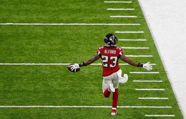 Unos Falcons perfectos destruyeron a los Patriots