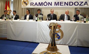 Homenaje a Keylor Navas por parte de la peña madridista Ramón Mendoza. 