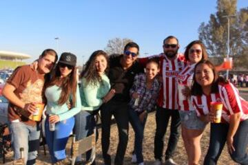 Fans en el Chivas vs América