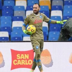 Napoli vuelve a dejar su valla invicta con David Ospina