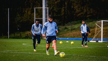Duje Caleta-Car, en un entrenamiento en Zubieta, es duda en la Real ante el Alavés.