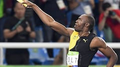 MTI111. Rio De Janeiro (Brazil), 19/08/2016.- Usain Bolt of Jamaica (C) celebrates winning the Men&#039;s 4x100m Relay final race of the Rio 2016 Olympic Games Athletics, Track and Field events at the Olympic Stadium in Rio de Janeiro, Brazil, 19 August 2
