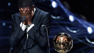Soccer Football - Ballon d'Or - Theatre du Chatelet, Paris, France - September 22, 2025 Paris St Germain's Ousmane Dembele celebrates after winning the men's Ballon d'Or award REUTERS/Benoit Tessier