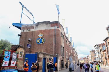 En las primeras décadas del siglo XX, fue el club más exitoso de Bélgica, ganando 11 títulos de liga entre 1904 y 1935. Tras la II Guerra Mundial, comenzó su declive incluso pasó 48 años fuera de la primera división del fútbol belga, descendió en 1972 y no recuperó la máxima categoría hasta 2020.