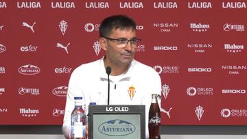 05-09-25. ASIER GARITANO, ENTRENADOR DEL SPORTING, EN LA RUEDA DE PRENSA.