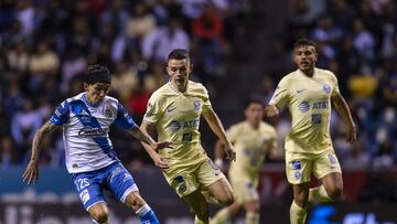 (L-R), Omar Fernandez of Puebla and Alvaro FIdalgo of America during the game Puebla vs America, corresponding Round 17 the Torneo Apertura 2022 of the Liga BBVA MX at Cuauhtemoc, Stadium, on September 30, 2022.
<br><br>
(I-D), Omar Fernandez de Puebla y Alvaro FIdalgo de America durante el partido Puebla vs America, correspondiente a la Jornada 17 del Torneo Apertura 2022 de la Liga BBVA MX en el Estadio Cuauhtemoc, el 30 de Septiembre de 2022.