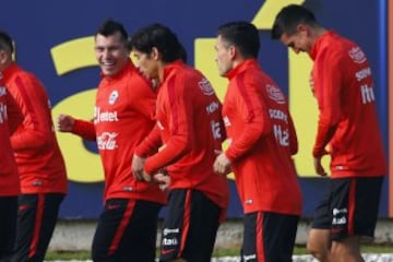 Arturo Salah visitó a la Roja en Pinto Durán