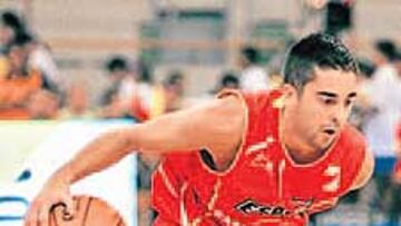 <b>EN EL AIRE. </b>Navarro no sabe dónde jugará la próxima campaña.