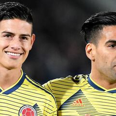 El Pibe Valderrama habla del futuro de James y Falcao