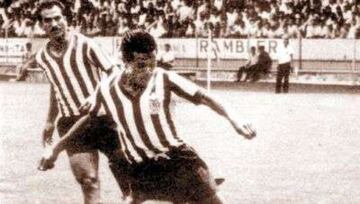 Parte del inolvidable "campeonísimo", Paco jugó 11 años con las Chivas, mismos que le valieron para colocarse en el Top ten de goleadores en la décima posición con 72 dianas.