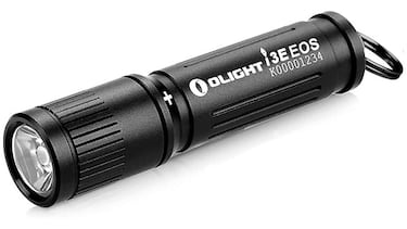 Esta minilinterna de llavero de 6 cm puede iluminar hasta 48 metros en la oscuridad