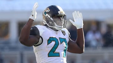 Leonard Fournette firmó su auto tras salir ileso de accidente