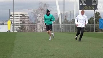Benzema se entrenó al margen