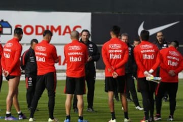 Arturo Salah visitó a la Roja en Pinto Durán