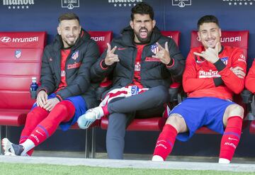 Diego Costa, Giménez y Héctor Herrera en el banquillo. 