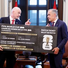 Infantino sorprende a Carney y obsequia boleto para la inauguración del Mundial 2026 en Canadá