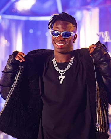 El delantero del Real Madrid no deja de sorprender a sus millones de seguidores con sus cambios de peinado. Esta vez se ha viralizado en redes su nuevo 'look'  que está luciendo en el Mundial de Clubes 2025, el cual ha provocado numerosos comentarios.