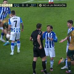 Silva vio la roja por decirle al árbitro: "Vete a la mierda"