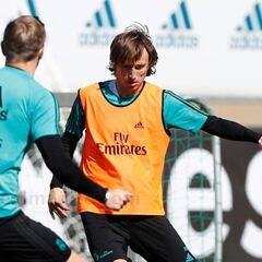 Modric se entrenó a tope y Nacho ya trabaja sobre el césped