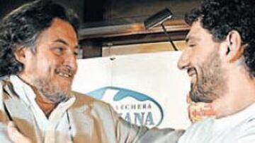 <b>REENCUENTRO. </b>Pepu Hernández y Jorge Garbajosa se saludaron con mucha efusividad.