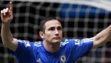 Lampard celebra el gol del 0-2 ante el Liverpool que puede certificar el título de la Premier para el Chelsea.