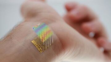 Una pantalla OLED en tu piel: Crean tatuajes futuristas que emiten luz