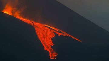 The Cumbre Vieja volcano spews lava and smoke while it continues to erupt, as seen from El Paso, on the Canary Island of La Palma, Spain, October 31, 2021. REUTERS/Borja Suarez