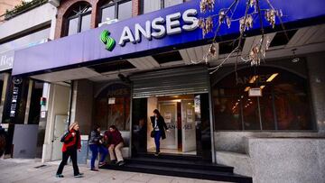 DNU Salario complementario de ANSES: qui&eacute;n se puede beneficiar y c&oacute;mo es el pago