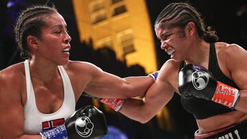 Cecilia Braekhus y Jessica McCaskill durante su combate.