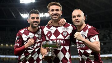 Andrés Iniesta skippers Vissel Kobe to first trophy in David Villa's final match