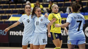 España golea de nuevo y enfila la Eurocopa