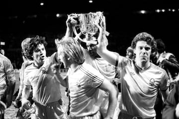 Cuando los m芍s j車venes consultan la lista de los campeones de Champions y ven al Nottingham Forest con dos t赤tulos, se sorprenden, pero lo cierto es que el equipo de Midlands fue un grande en la d谷cada de los 70, donde adem芍s de los dos t赤tulos europeos (de manera consecutiva), tambi谷n alzaron una Liga. Y todo gracias a Brian Clough (mencionado anteriormente), que devolvi車 al equipo a Primera para acabar logrando alzarse con los tres t赤tulos. Como curiosidad cabe destacar que es el 迆nico equipo europeo que ha ganado m芍s Champions que Ligas. En la actualidad se encuentra en la Championship y el objetivo es volver a la Premier, divisi車n en la que no juegan desde 1992.