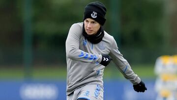 James Rodr&iacute;guez durante un entrenamiento de Everton.