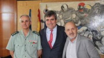 El coronel Juan M. Arribas Revuelta (Jefe de los GREIM), Miguel Cardenal (Presidente del CSD) y Sebastián Álvaro.