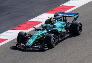 Aston Martin refuerza a Alonso