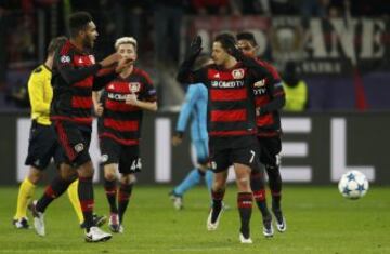1-1. Javier Hernández 'Chicharito' celebró el gol del empate.