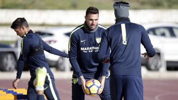 Roberto, entren&aacute;ndose en el Ciudad de M&aacute;laga.