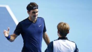 Federer derriba la resistencia de Goffin y entra en semifinales