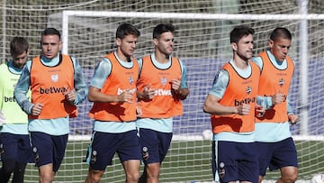 29/10/20
 LEVANTE UD
 CIUDAD DEPORTIVA BUOL
 ENTRENAMIENTO
 RADOJA
 ROBER PIER
 POSTIGO
 DUARTE
 ROGER
 
 
 
 
 
 
 
 
 
 
 
 
 
 
 
 
 
 
 
 
 
 
 