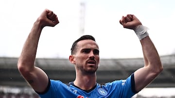 Llegó a la liga italiana en 2018 procedente del Real Betis, club en el que jugó toda su vida, excepto cuando estuvo cedido en el Elche, en la temporada 2016/2017. Firmó con el Napoli por 5 años y en este tiempo ha marcado 18 goles.