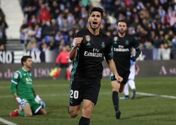 0-1. Marco Asensio celebró el primer gol.