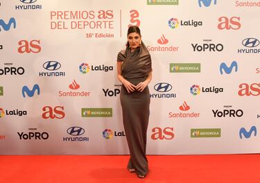 La influencer Sara Fructuoso, posando en la alfombra roja de los Premios AS 2022.




