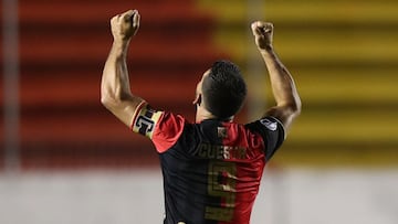 AMDEP2664. QUITO (ECUADOR), 13/05/2021.- Bernardo Cuesta de Melgar celebra un gol hoy, en un partido de la Copa Sudamericana entre Aucas y Melgar en el estadio Chillogallo en Quito (Ecuador). EFE/Jos&eacute; J&aacute;come