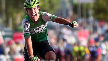 Viseu (Portugal), 30/09/2020.- Spanish rider Oier Lazkano of the Caja Rural Seguros RGA team celebrates while crossing the finish line to win the third stage of the Portugal Cycling Tour Special Edition over 171.9km between Felgueiras and Viseu, Portugal, 30 September 2020. (Ciclismo) EFE/EPA/NUNO VEIGA