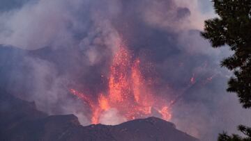 Expertos alertan sobre el bombardeo al volcán